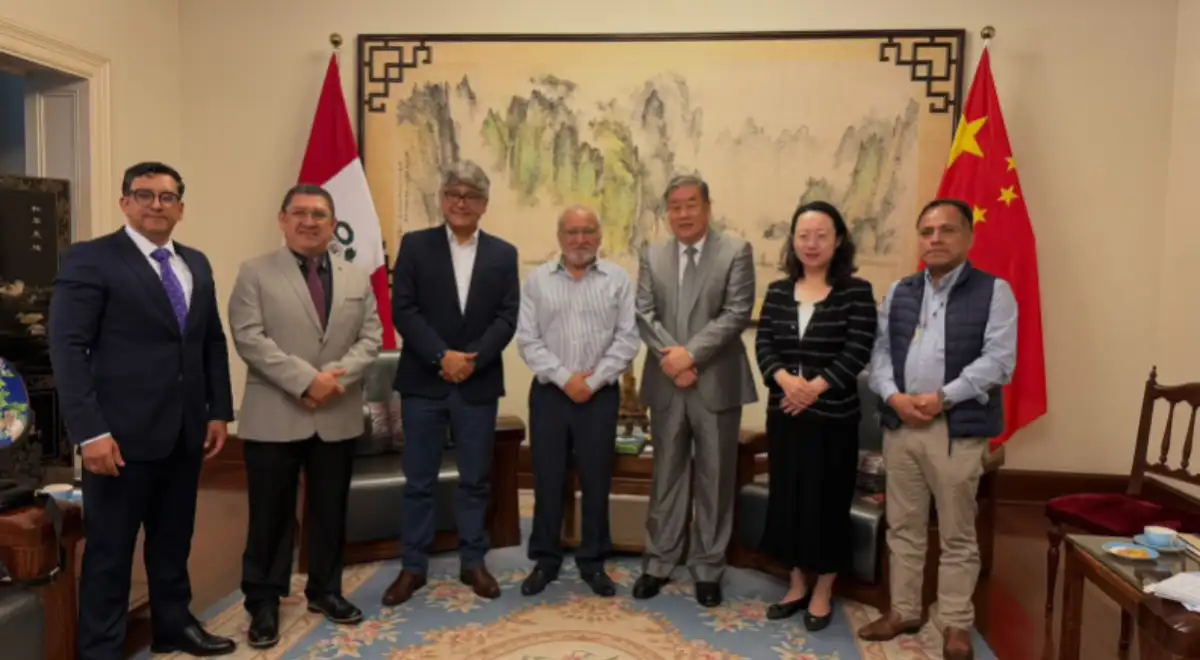 Delegación Peruana-China