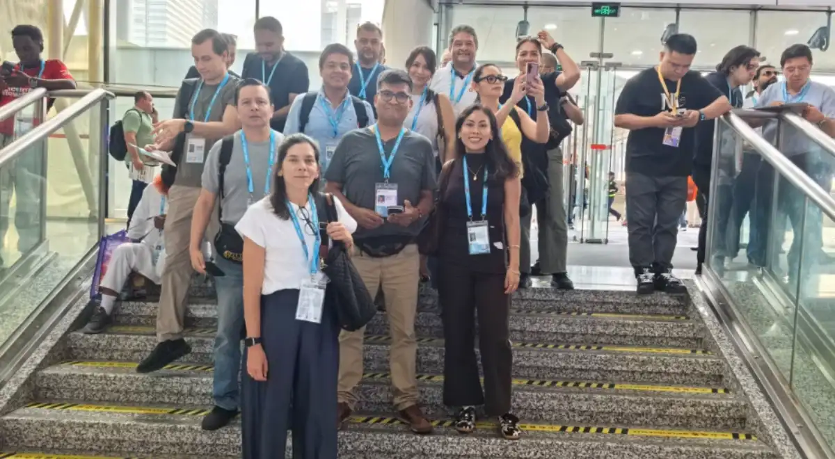 Delegación peruana de CAPECHI en China
