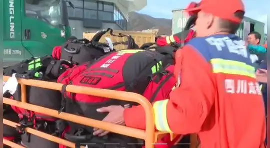Rescate en Xizang: China moviliza equipos tras deslizamiento en frontera con Nepal