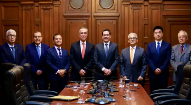 Consejo Directivo de la Cámara de Comercio Perú China se reúne con el presidente del Senado Miguel Torres